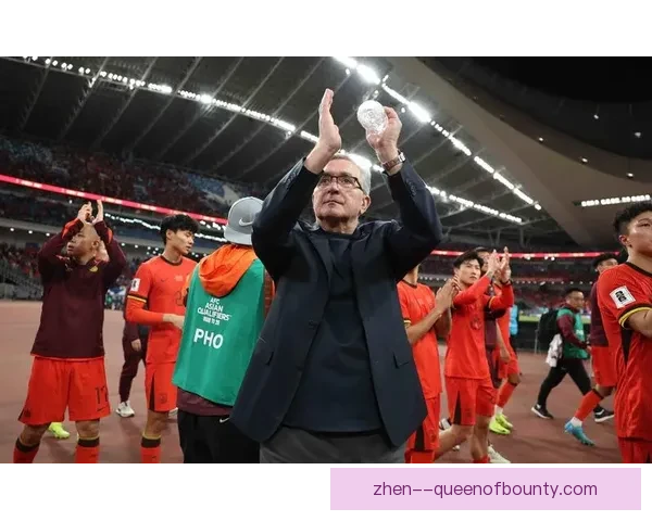 伊万科维奇巧妙战术调整赢得球迷热烈认可与赞誉